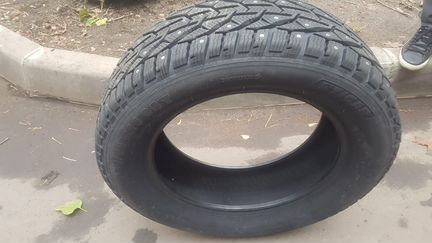 Продается комплект зимних шин