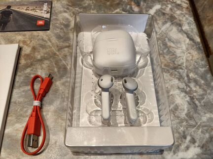 Беспроводные наушники JBL Tune 220 TWS