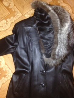 Кожаный женский плащ