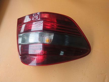 A1648202164 Фонарь задний левый mercedes benz W164