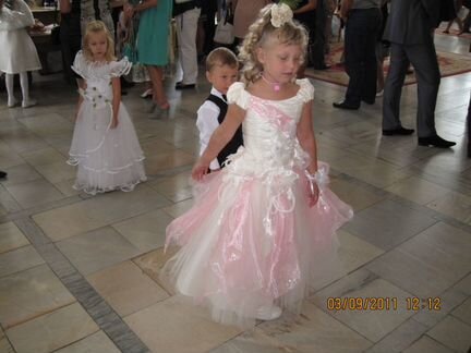 Красивое нарядное платье от 122 до 135см