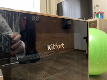 Винный шкаф Kitfort