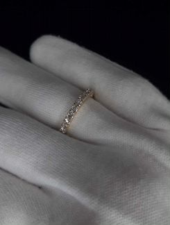 Золотое кольцо с бриллиантами и сертификатом