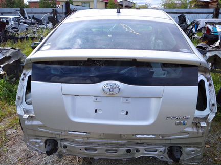Дверь пятая (задняя) Toyota Prius NHW 20